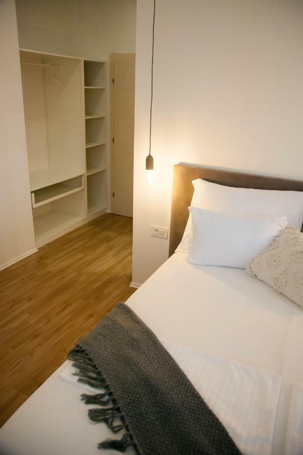 Soukki Town Centre Suites 1 Сплит Екстериор снимка