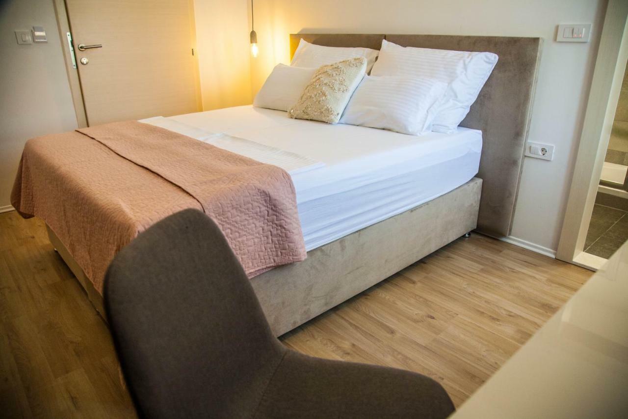 Soukki Town Centre Suites 1 Сплит Екстериор снимка