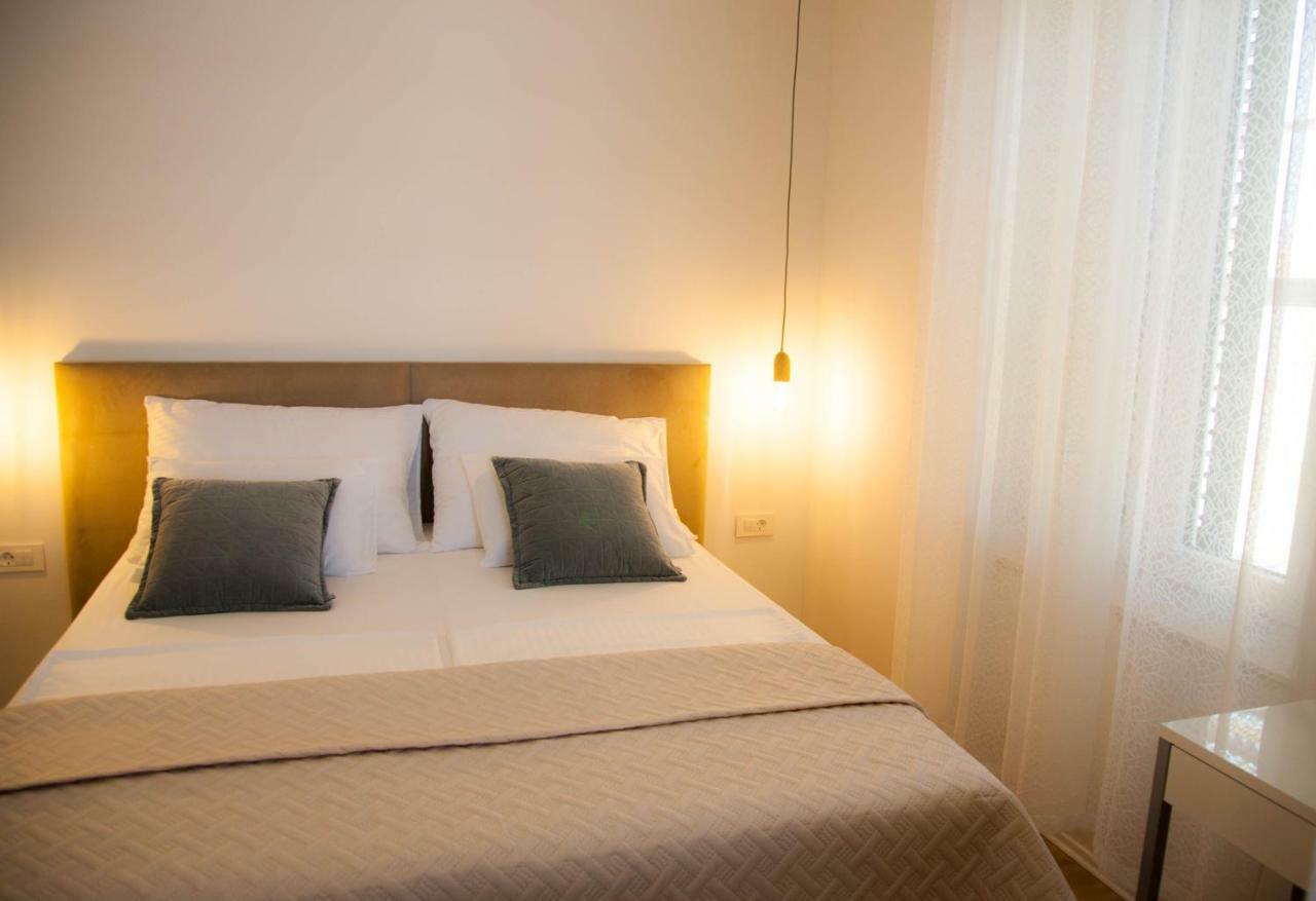 Soukki Town Centre Suites 1 Сплит Екстериор снимка