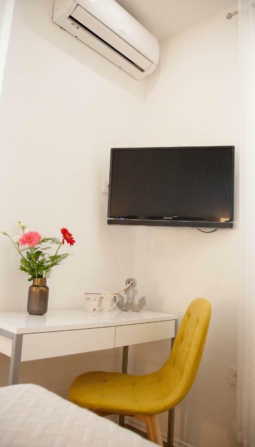 Soukki Town Centre Suites 1 Сплит Екстериор снимка